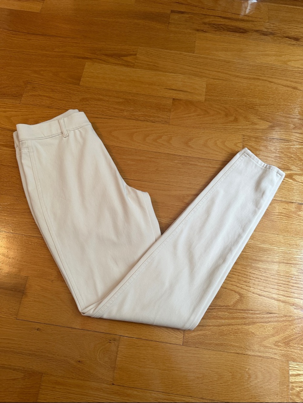 Cream Uniqlo leggings